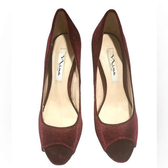 Nina New York Red Maroon Velvet Peep Toe Jeweled High Heel Pump Size 7M Formal - Picture 2 of 13
